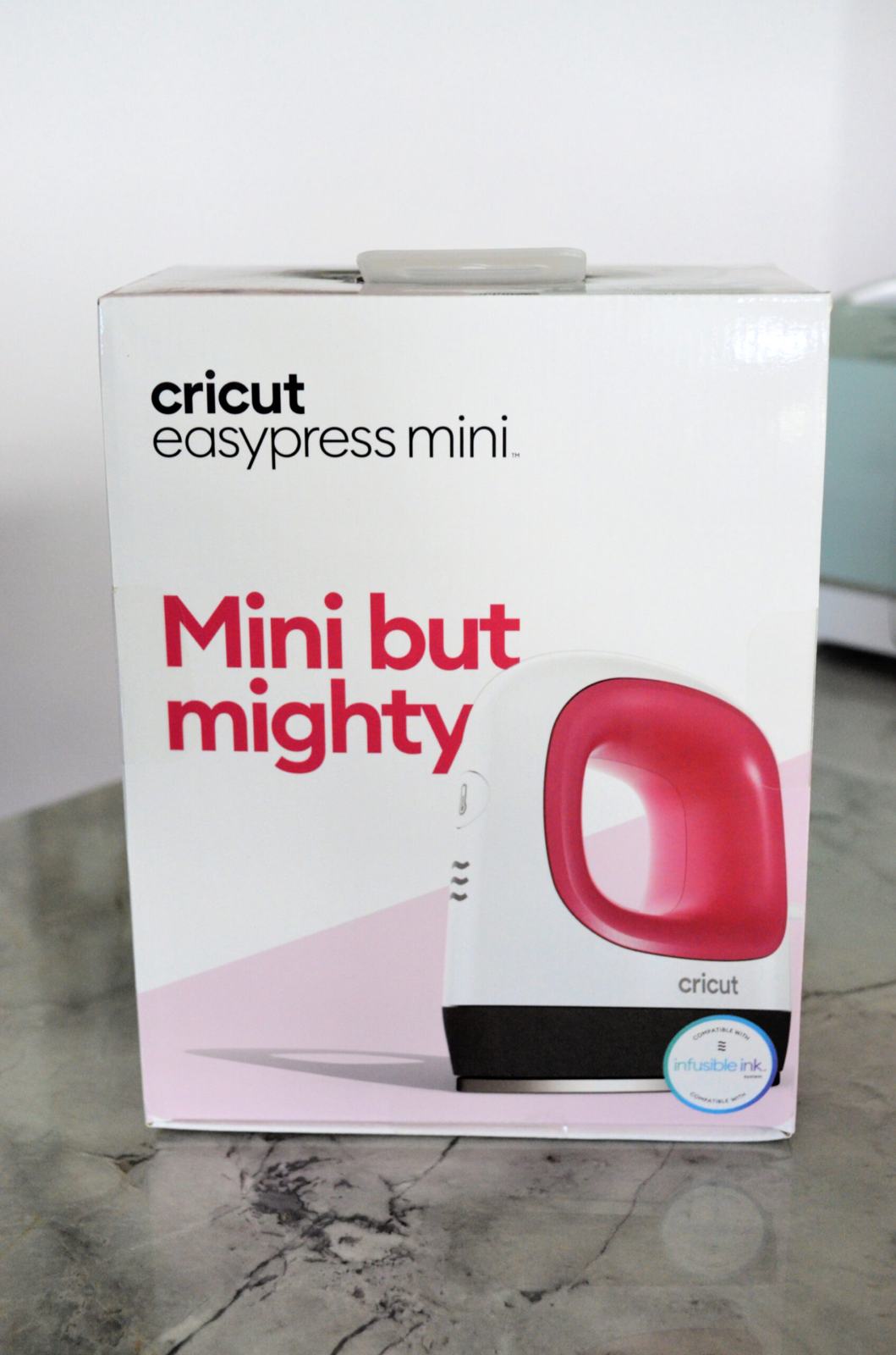 Cricut EasyPress Mini in Raspberry