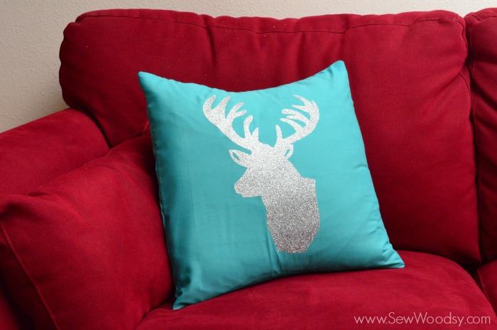 Buck Silhouette Envelope Pillow Tutorial from gruro.com