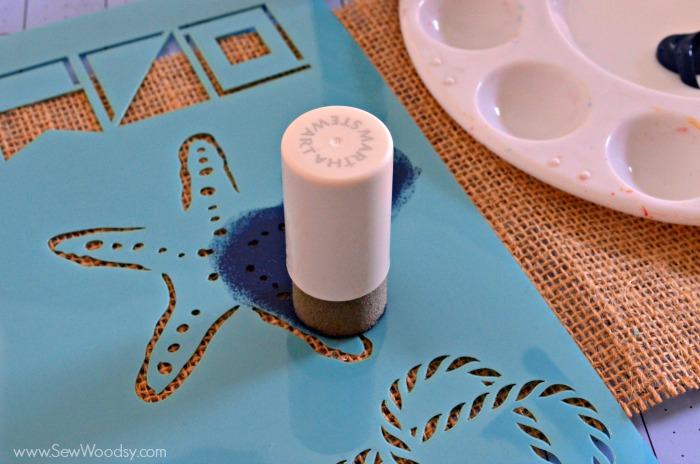 EASY 30 Minute Craft Project >> Burlap Starfish Art #12MonthsOfMartha #MarthaStewartCrafts #Craft #beach