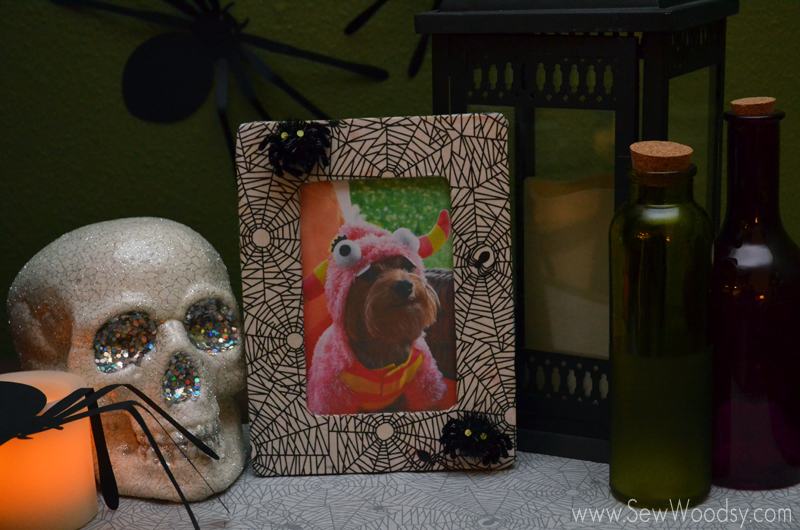 Decoupage Spider Web Picture Frame from gruro.com #Halloween #12MonthsOfMartha #MarthaStewartCrafts #Craft #Decoupage