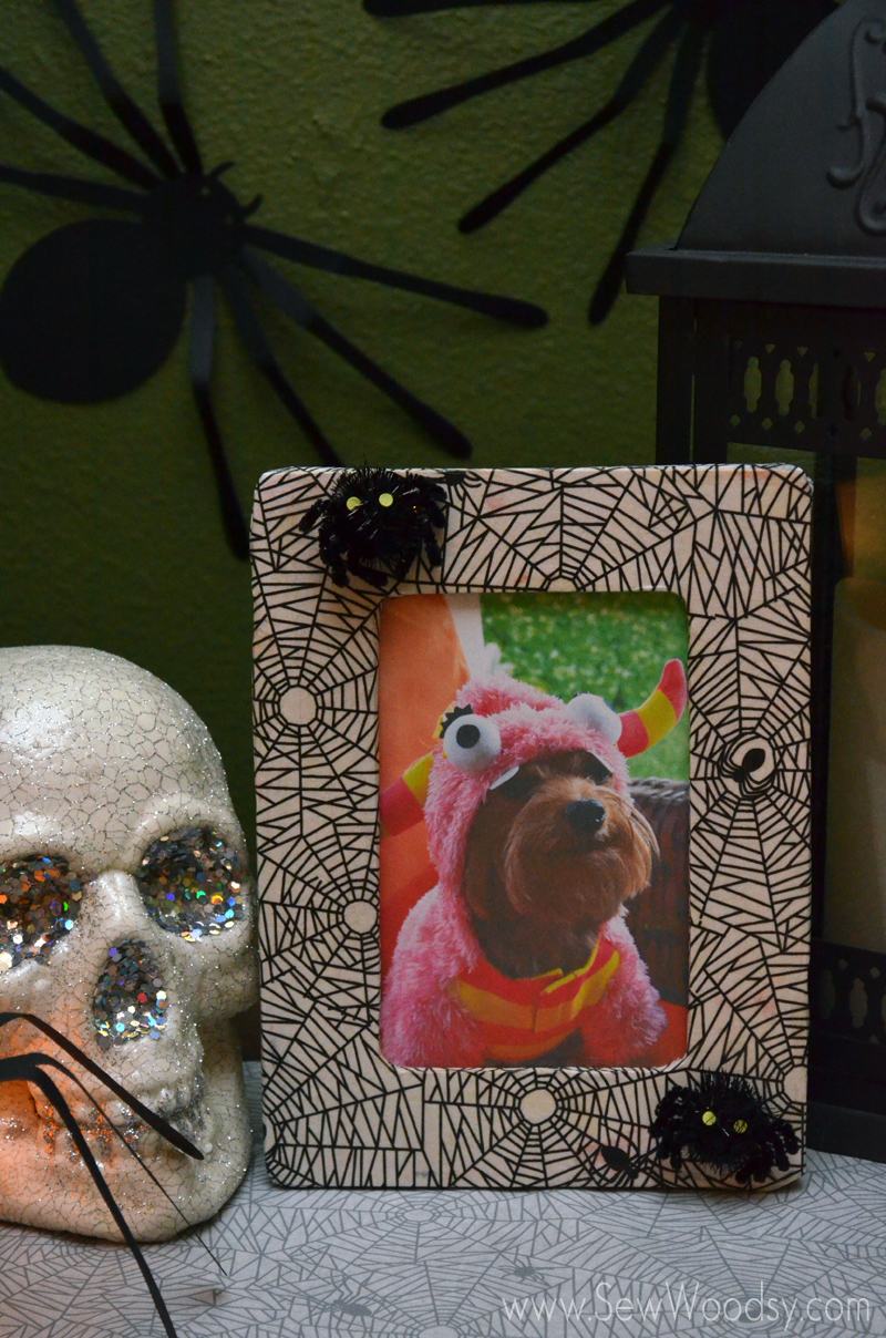 Decoupage Spider Web Picture Frame from gruro.com #Halloween #12MonthsOfMartha #MarthaStewartCrafts #Craft #Decoupage
