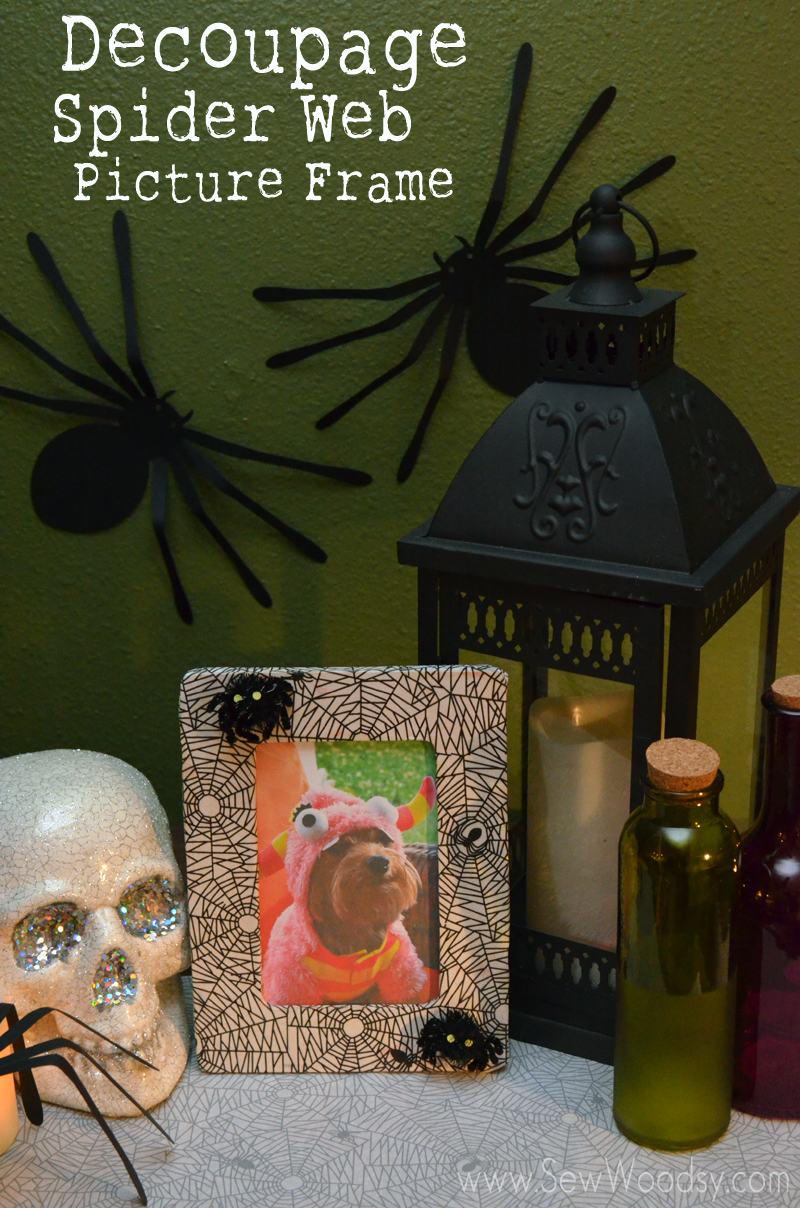 Decoupage Spider Web Picture Frame from gruro.com #Halloween #12MonthsOfMartha #MarthaStewartCrafts #Decoupage