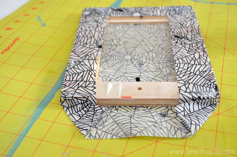 Decoupage Spider Web Picture Frame from gruro.com #Halloween #12MonthsOfMartha #MarthaStewartCrafts #Craft #Decoupage