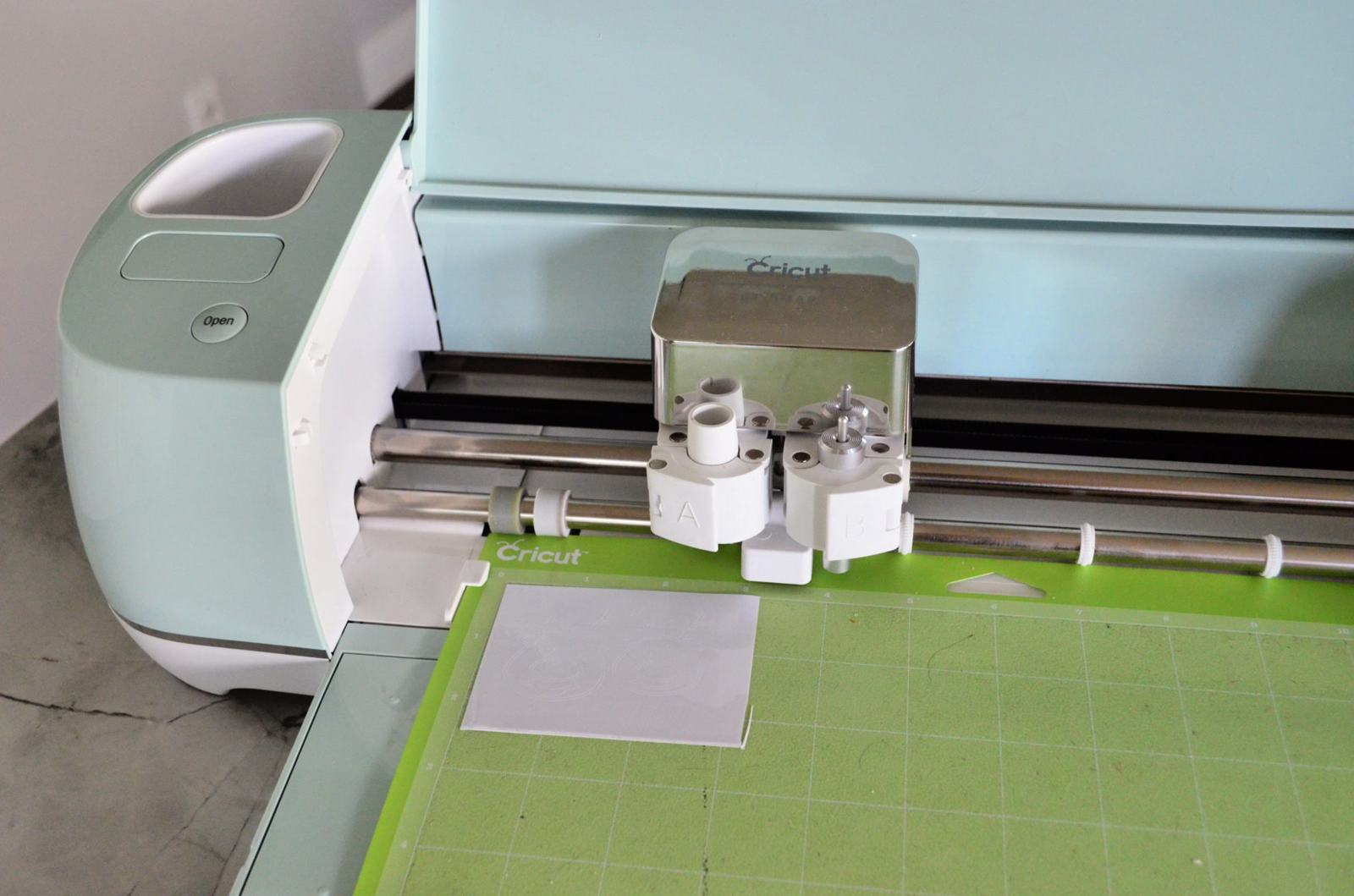 Cricut Explore Air2 White Vinyl