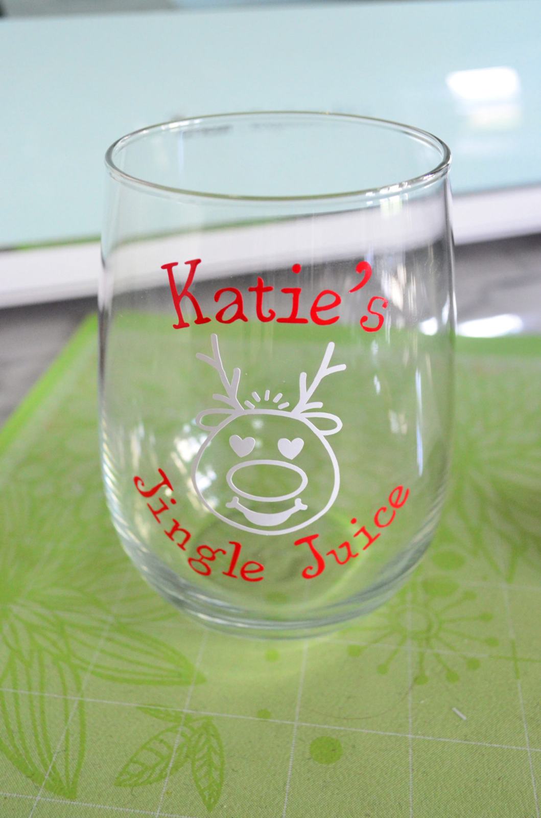 DIY Personalized Jingle Juice Wine Glass