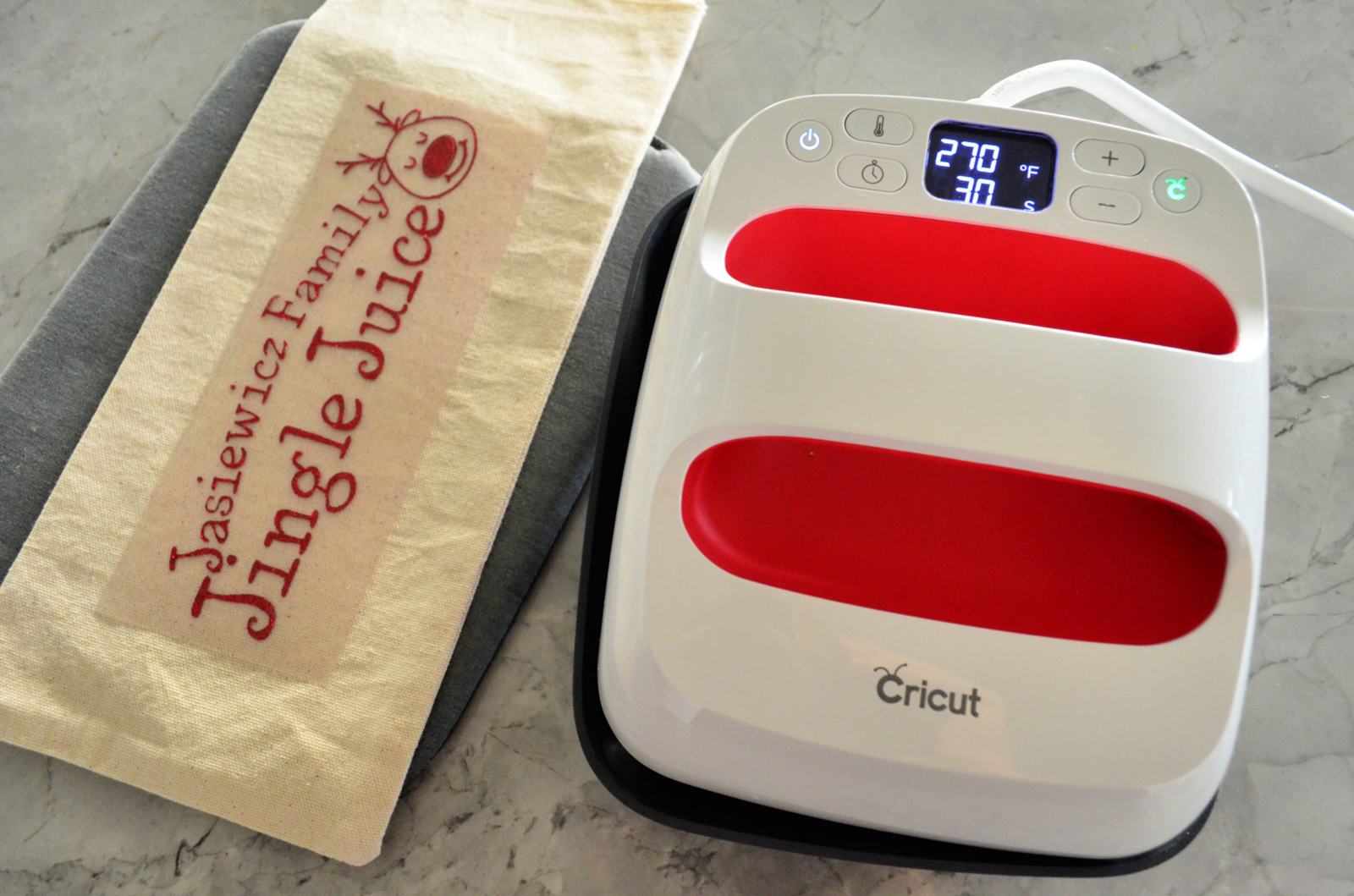 DIY Personalized Jingle Juice Wine Bag using the Cricut EasyPress2
