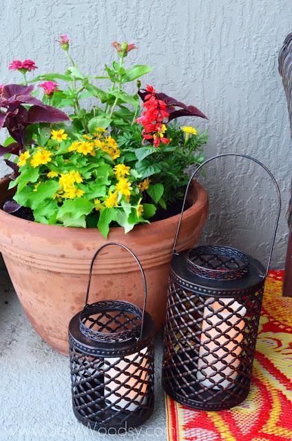 How to Create Outdoor Potted Floral Arrangements from gruro.com #gardening #diy