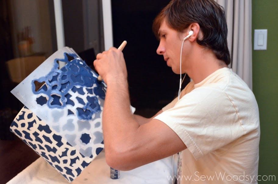 How to Stencil a Lampshade