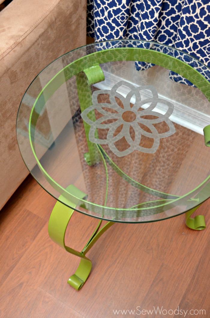 Watch the video and learn how easy it is to upcycle a glass table from gruro.com video made for @Homesdotcom
