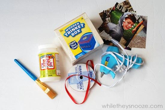 Instagram Time Capsule Ornament guest post from While They Snooze on gruro.com