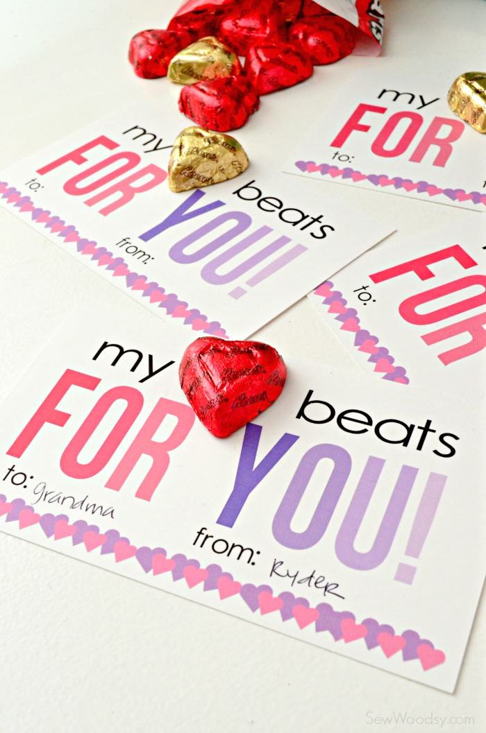 Multiple printable valentine cards with peanut butter hearts candies.