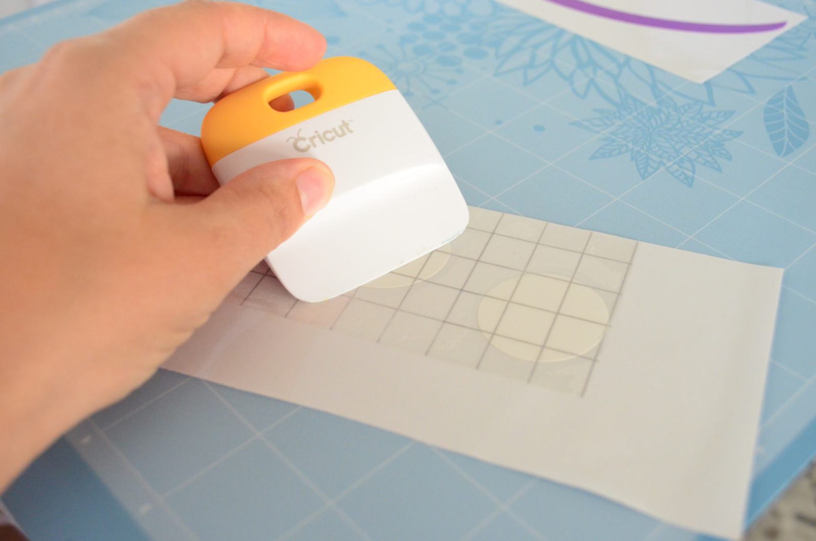Applying transfer tap to vinyl