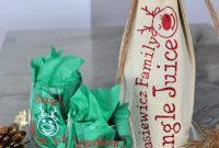 Craft Your Own Jingle Juice Wine Set with Cricut