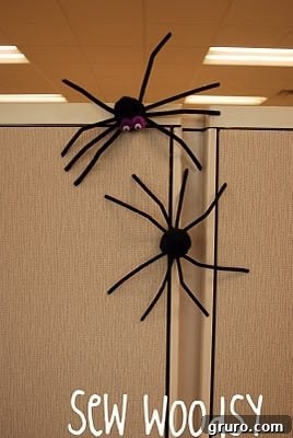 Craft Your Own Fuzzy Spiders 2 Easy Pipe Cleaner Spider Craft Project