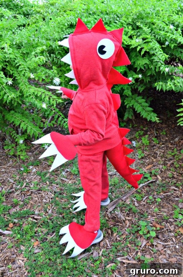 Instructions for making a No Sew Dinosaur Costume