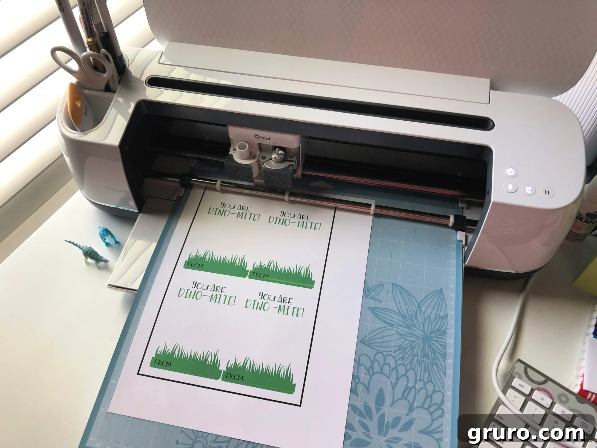 Roarsome Love 4 Dino-Mite Print then Cut Valentine being printed