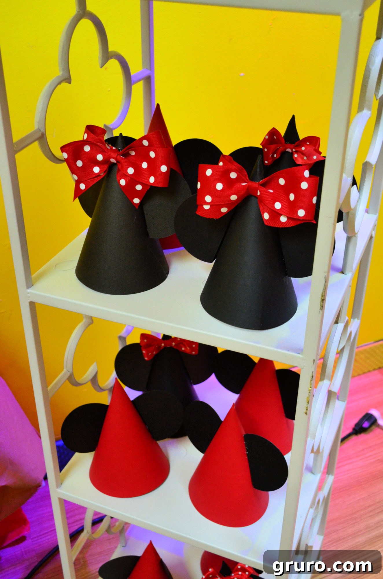 Final display of DIY Minnie and Mickey Mouse Party Hats