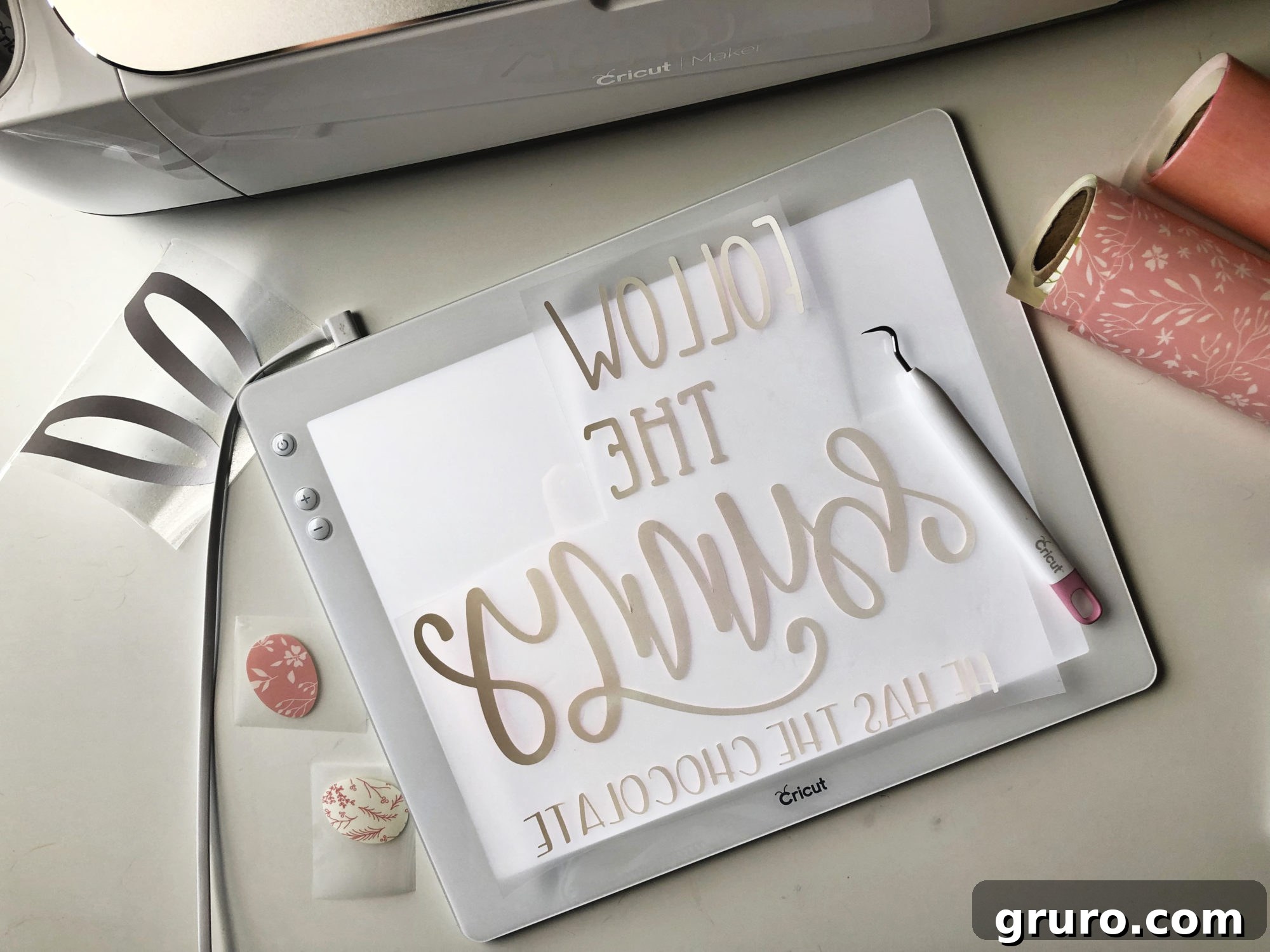 Weeding DIY Follow the Bunny Pillow Vinyl with Cricut BrightPad