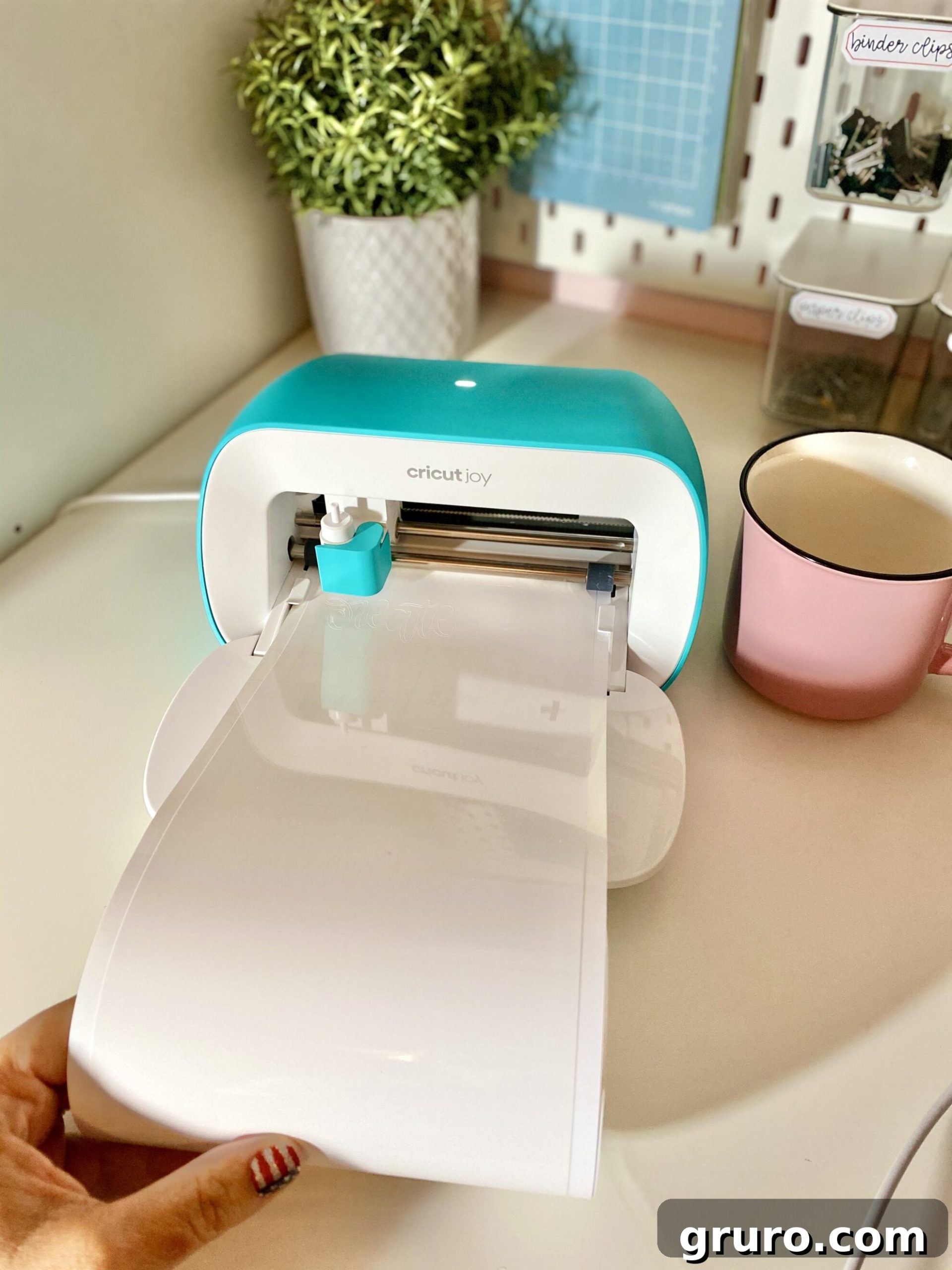 Cricut Design Space screen showing the 'Without Mat' option selected for loading Smart Vinyl into the Cricut Joy.