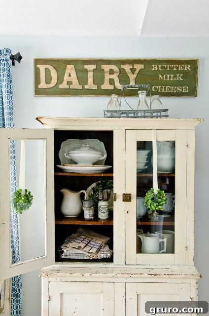 DIY Aged Antique Farmhouse Style Sign