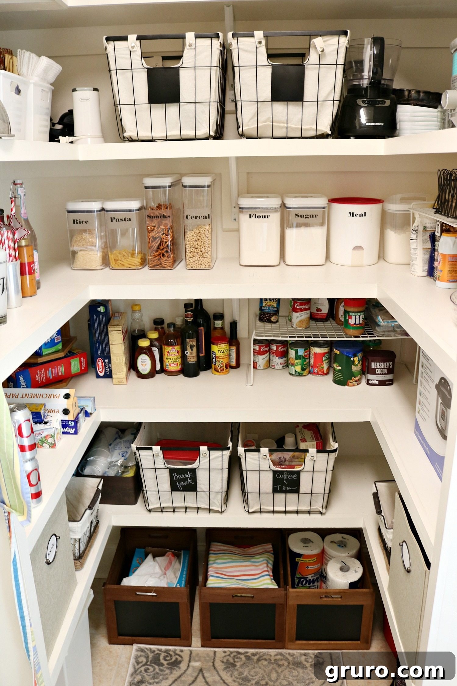 Master Pantry Organization in 5 Easy Steps 6 Life is easier with an organized pantry - well-arranged shelves
