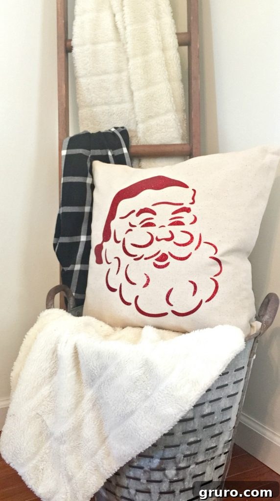 Great vintage Santa pillow at Refresh Restyle