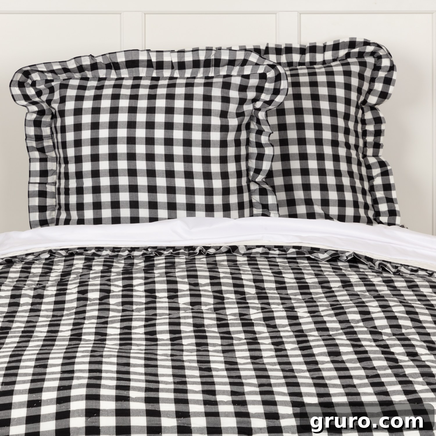 Black and White bedding