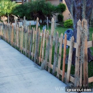 Halloween Fence for Front Yard #Video made for @Homesdotcom on SewWoodsy.com
