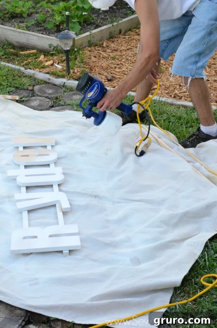 How to Cut Letters Using a Scroll Saw