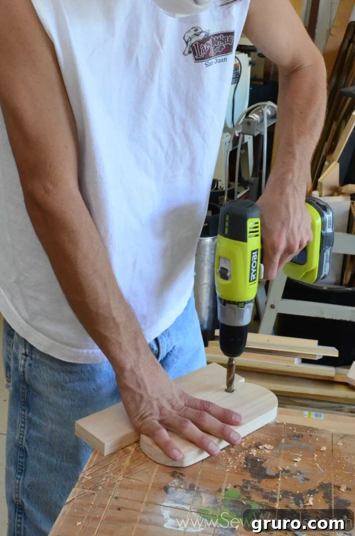 How to Cut Letters Using a Scroll Saw