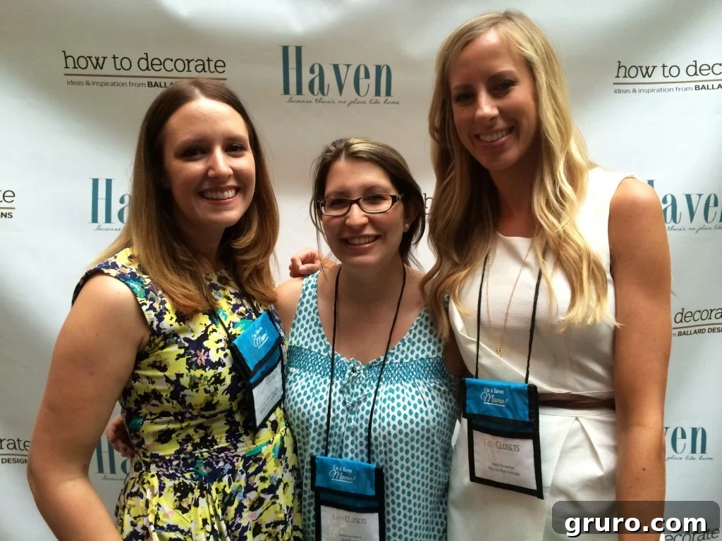 Author networking at the Haven Conference cocktail hour.