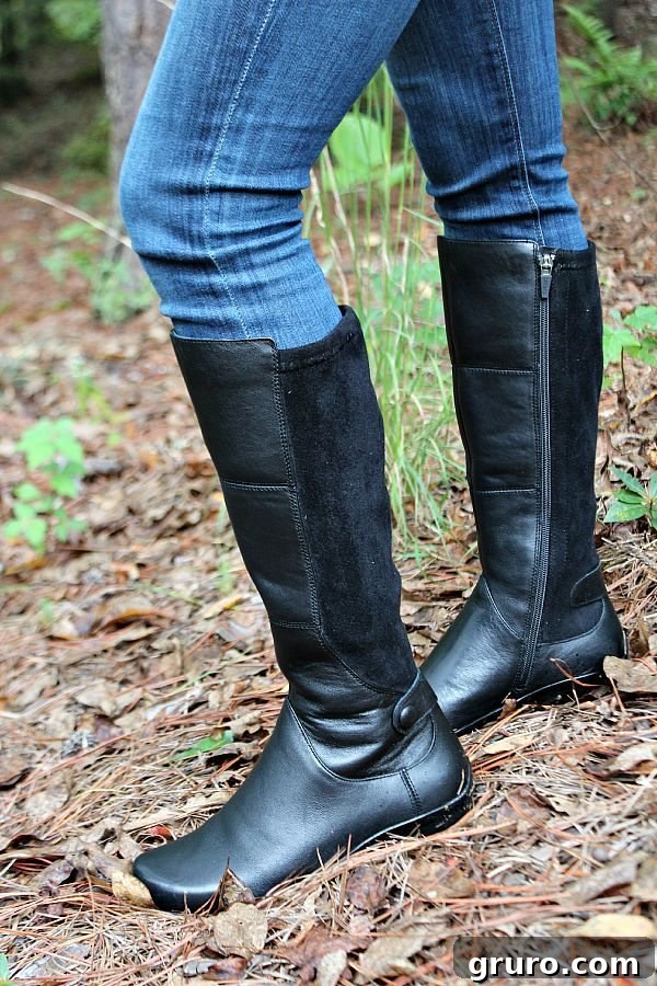 My Boots Demanded a DIY Boot Tray 8 Stylish and comfortable Dansko boots perfect for any outfit at refreshrestyle.com - Dansko Odette boots styled for an outing