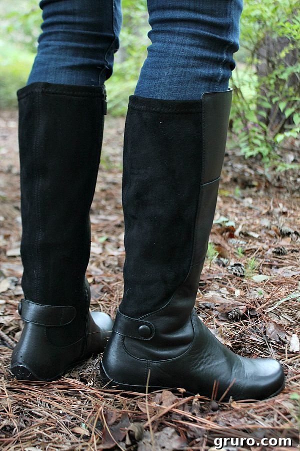 My Boots Demanded a DIY Boot Tray 9 Love the details on this Dansko boot perfect for jeans and dresses refreshrestyle.com - Close-up of Dansko Odette boot details