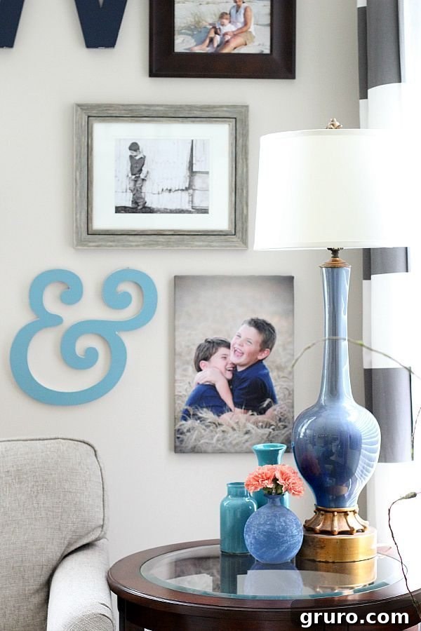 Smart Decorating 8 Family-Room-Gallery-wall-idea