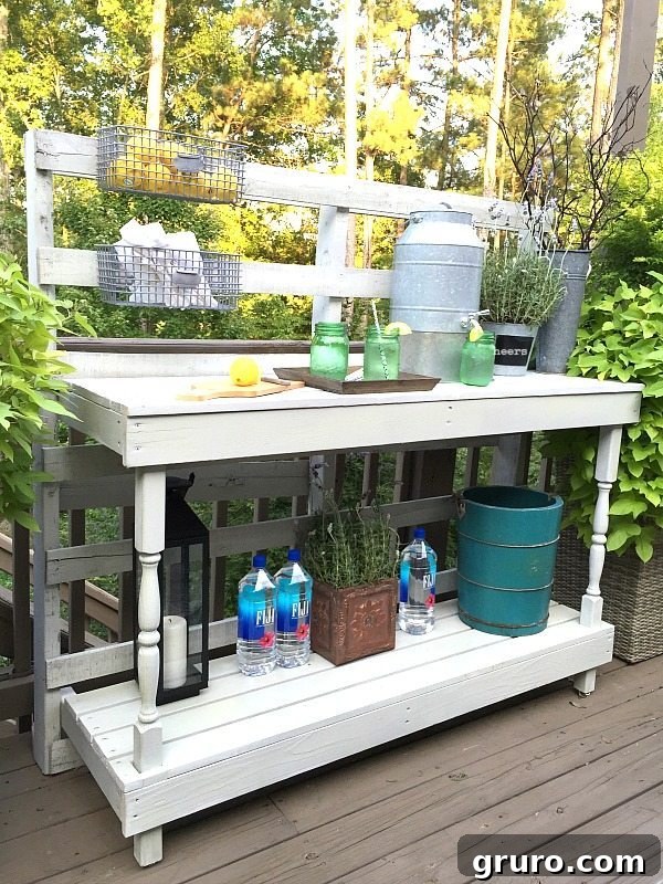Rustic Farmhouse Pallet Potting Table 2 Pallet Potting Table - Rustic farmhouse serving area idea - Made from a pallet - outdoor potting table serves as buffet or drink service area