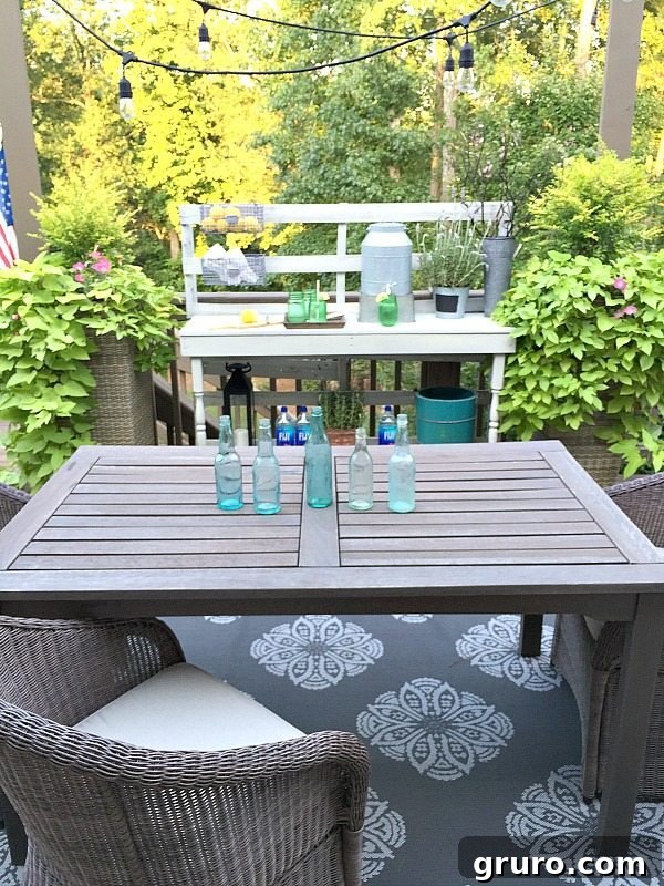 Rustic Farmhouse Pallet Potting Table 13 Outdoor Dining - Rustic farmhouse serving area idea - Made from a pallet - outdoor potting table serves as buffet or drink service area