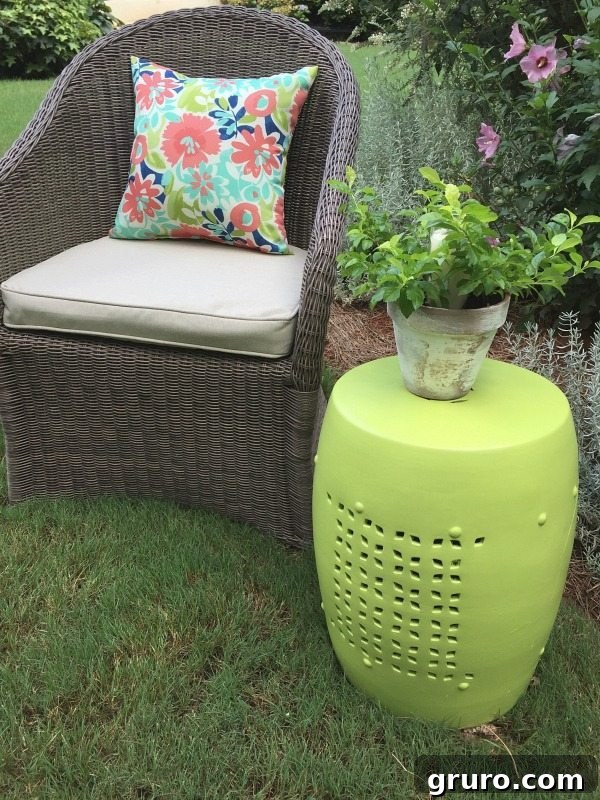 Garden Stool Makeover - Outdoor Paint - Perfect green garden stool - Outdoor stool makeover with DecoArt Americana Decor outdoor living paint Perfect green garden stool - Outdoor stool makeover with DecoArt Americana Decor outdoor living paint
