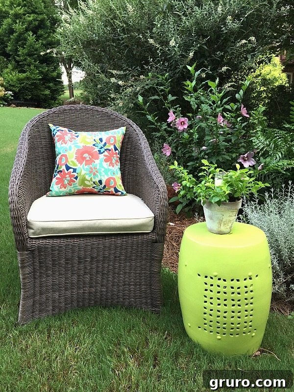 Outdoor garden stool makeover with DecoArt Americana Decor outdoor living paint Outdoor garden stool makeover with DecoArt Americana Decor outdoor living paint