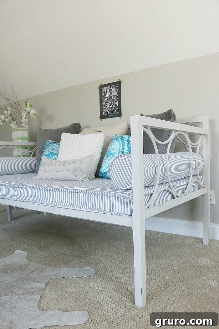 Chalk Painted Metal Daybed - Achieving the Shabby Chic Look