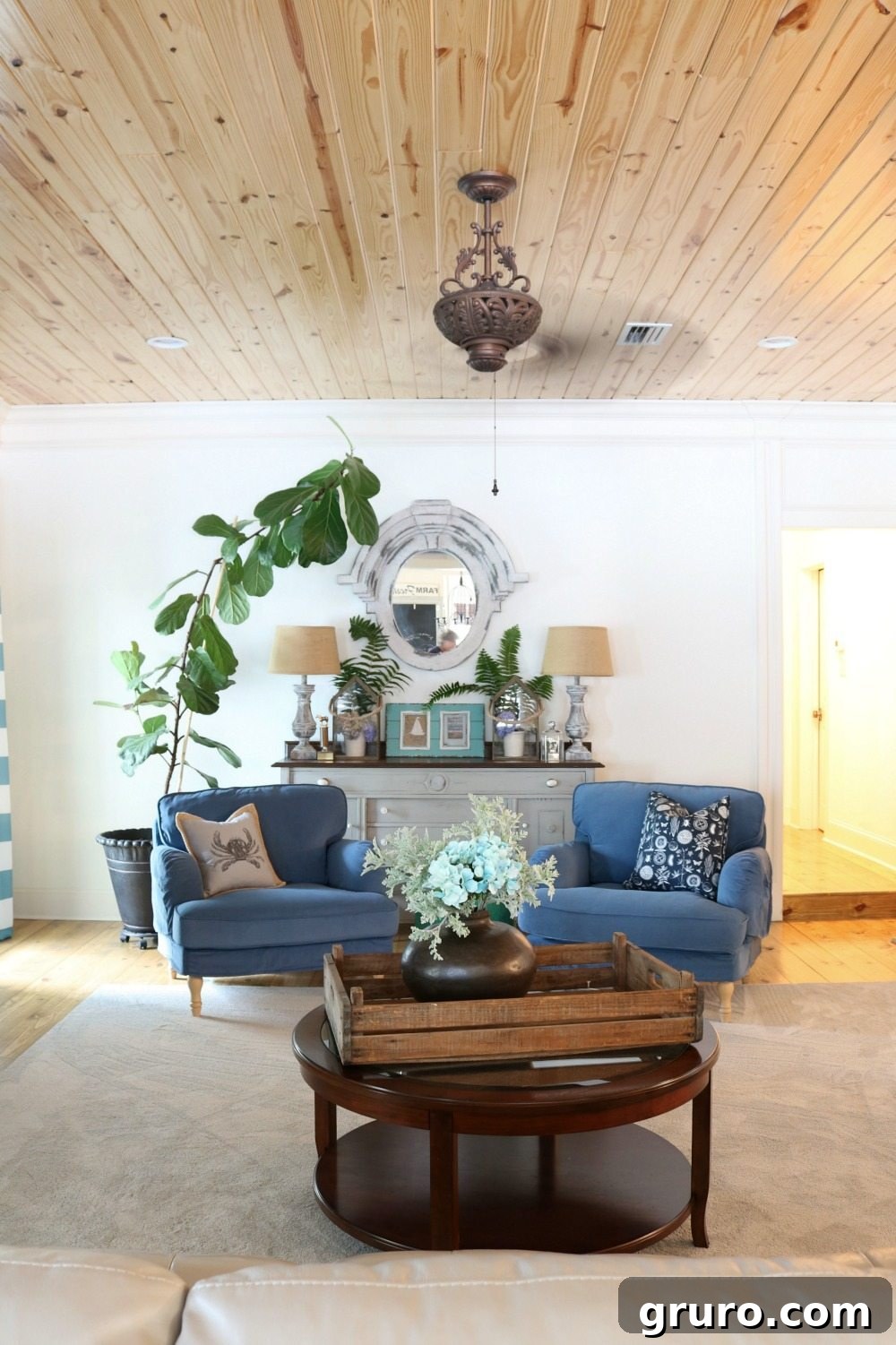 Shiplap ceiling at the farmhouse at Refresh Restyle