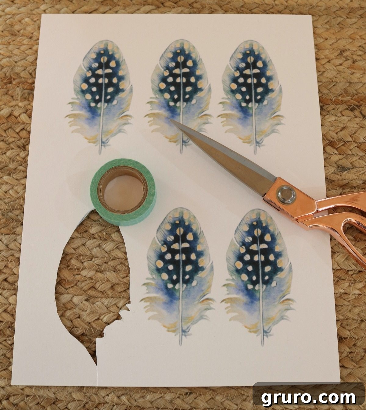 Elegant Plume Place Cards 6 Various printable paper feather designs for fall place cards