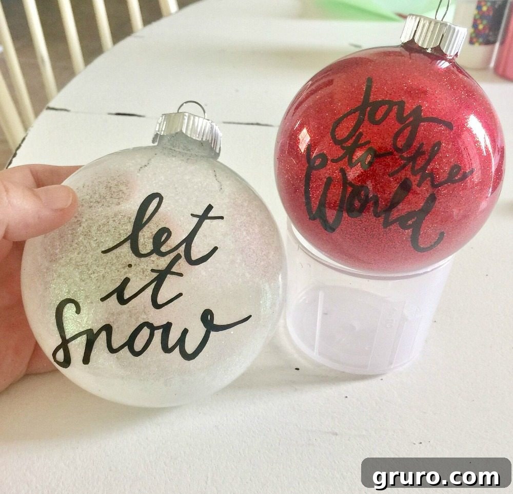 Cute ideas for DIY Glitter Christmas ornaments close-up