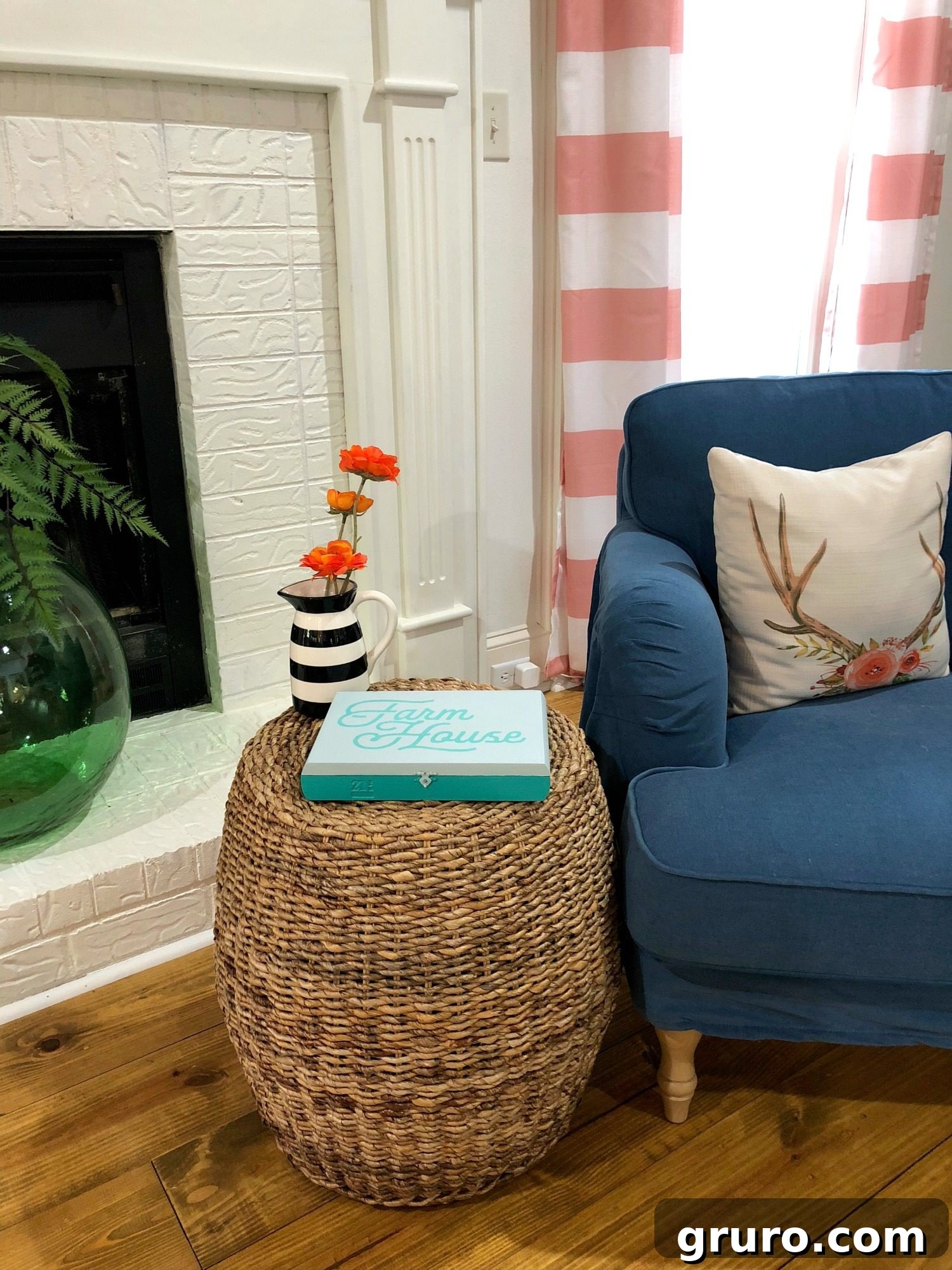 Recycled Cigar Box - create stylish decor storage with empty cigar boxes. Follow these easy tutorial to fit the decor in your home! Farmhouse style recycled cigar box, perfect for rustic decor.