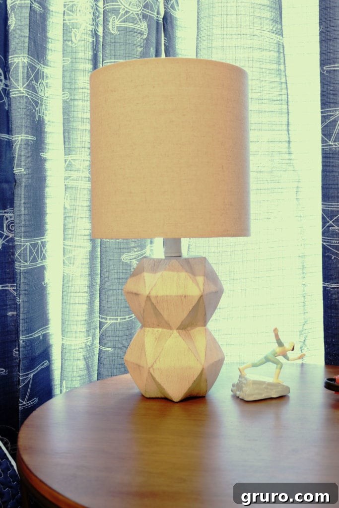 Fun lamp, great for bedside table. Fun lamp, great for bedside table in a kids room