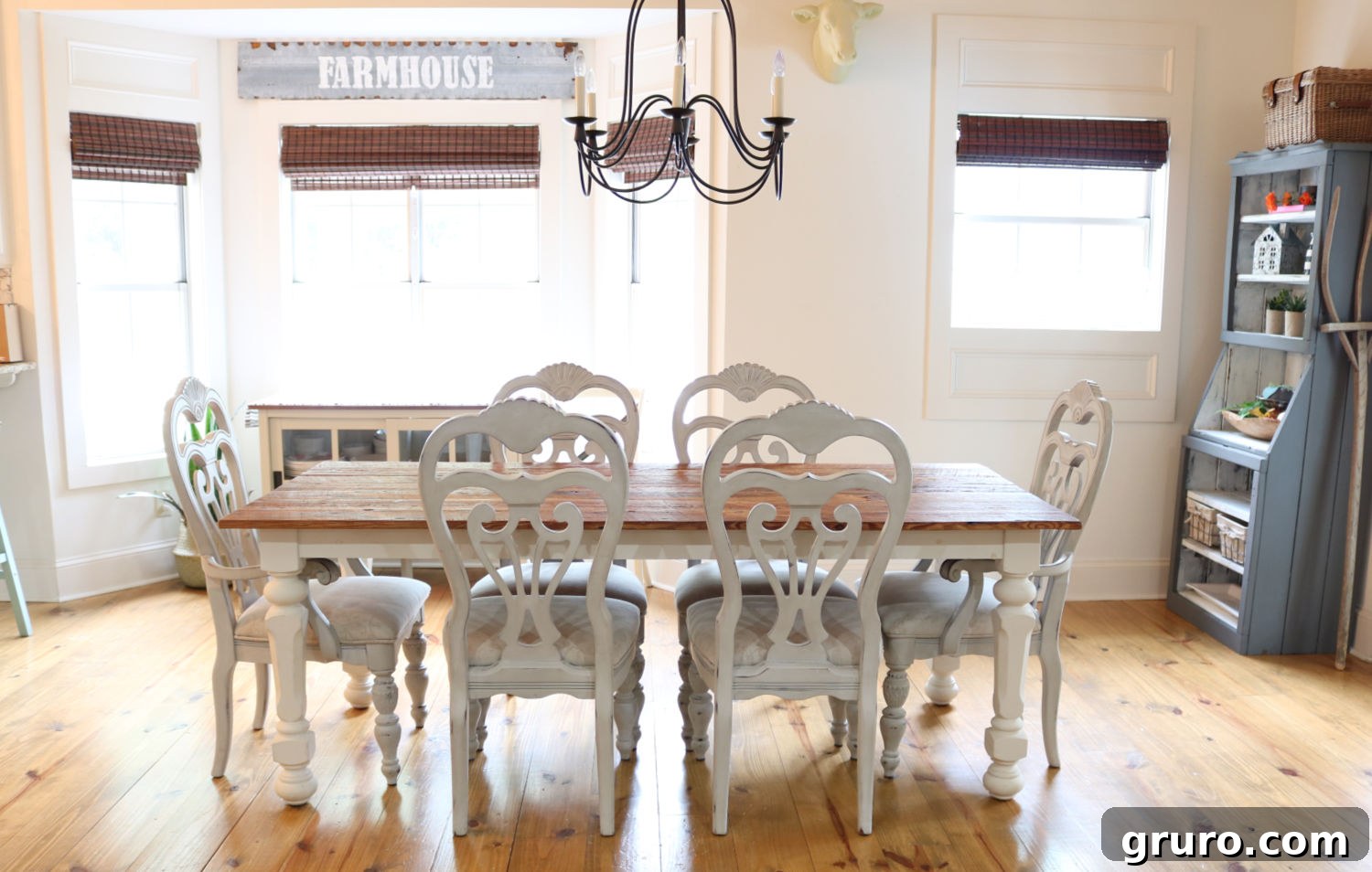 Farmhouse dining room before styling Dining room before the fall farmhouse decor refresh, showing a blank canvas